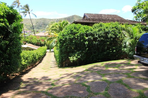 HI50 S5 Kaimuki Monsarrat tunnel IMG 5725