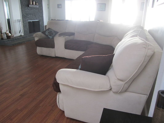 Makalii Exterior &amp; Couch 007