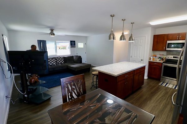 th McEllroy Residence   613