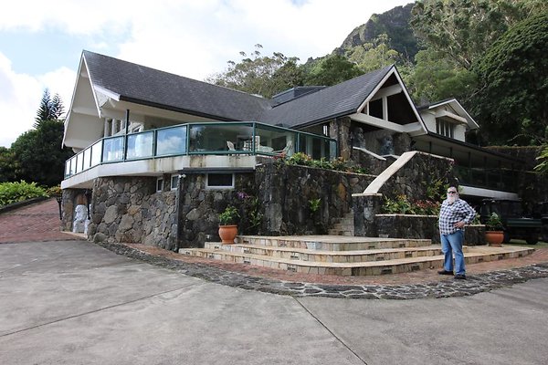 Kaneohe 46-486 Hololilo St Mike Leary 808.479.4098