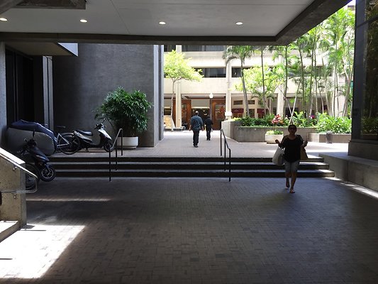 HI50 S6 Downtown BOH Breezeway 12.09