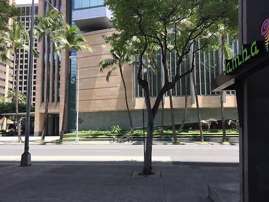 HI50 S6 Downtown BOH Breezeway 4.08