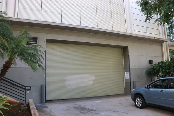 Waikiki Nike town Matt 223 0482