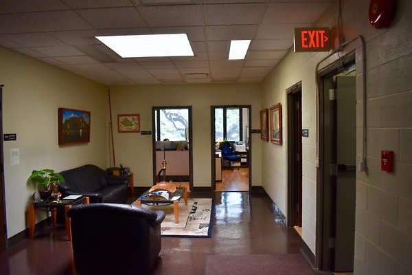 National Guard Office  • 776