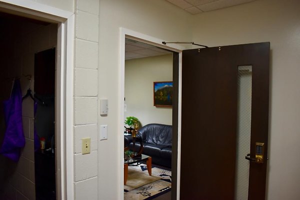 National Guard Office  • 807