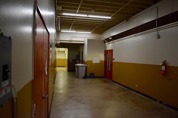 National Guard Office  • 842