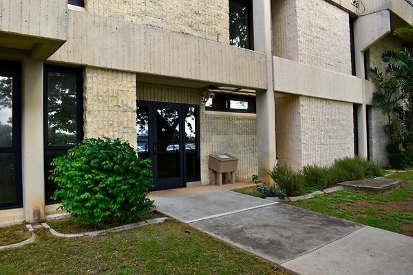 National Guard Office  • 831