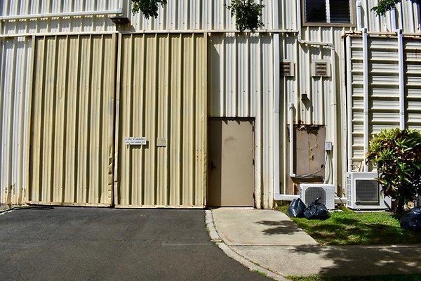 National Guard Office  • 846