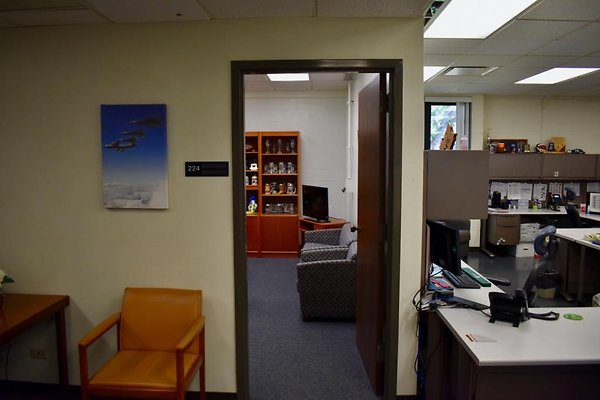 National Guard Office  • 762