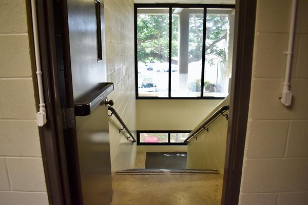 National Guard Office  • 809