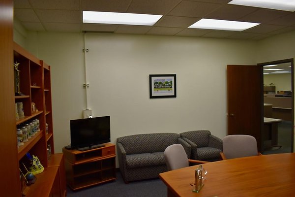 National Guard Office  • 768