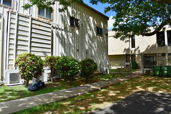 National Guard Office  • 847