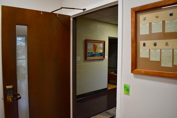 National Guard Office  • 798