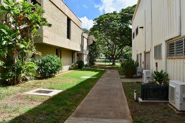 National Guard Office  • 827