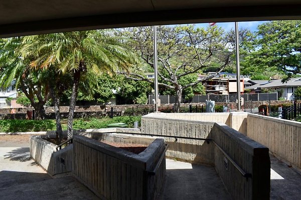 National Guard Office  • 735