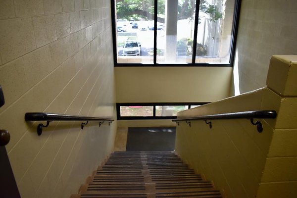 National Guard Office  • 810