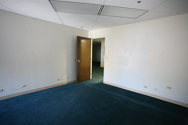 WaikikiTradeCenter-7