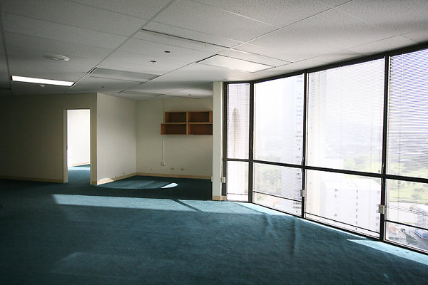 WaikikiTradeCenter-19