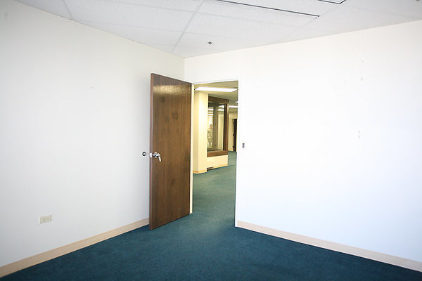 WaikikiTradeCenter-16