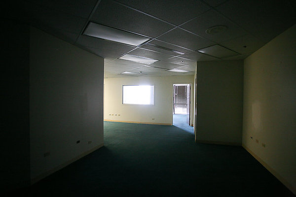 WaikikiTradeCenter-4