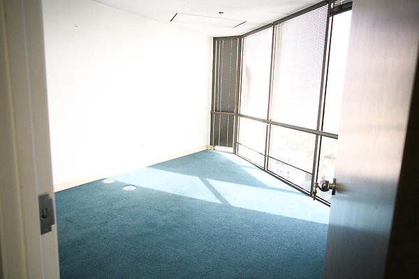 WaikikiTradeCenter-21