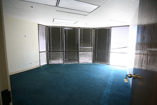 WaikikiTradeCenter-6