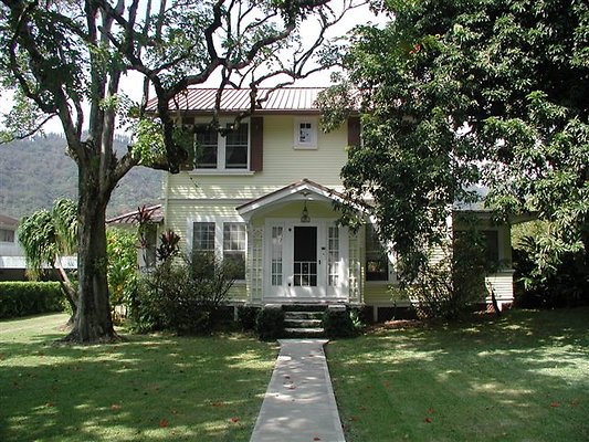 NUUANU DOWSETT FRIZELLE 7