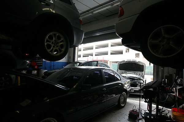 Kakaako Honolulu Bimmer Service 670Halekauwila-5