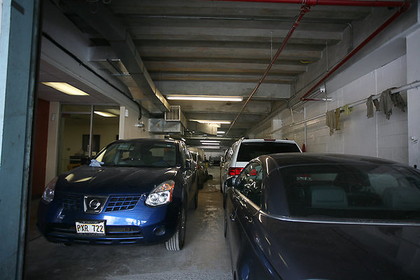 Kakaako AdvancedCollision 703Kawaiahao-2