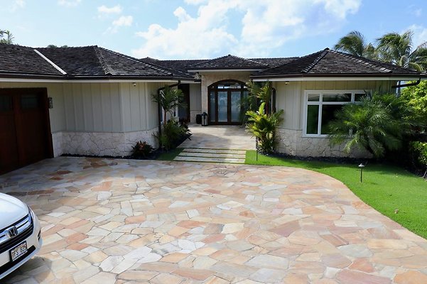 th 70 Poipu Dr   093