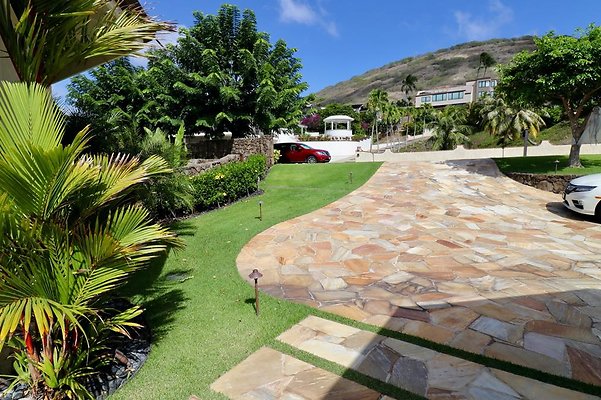 th 70 Poipu Dr   100