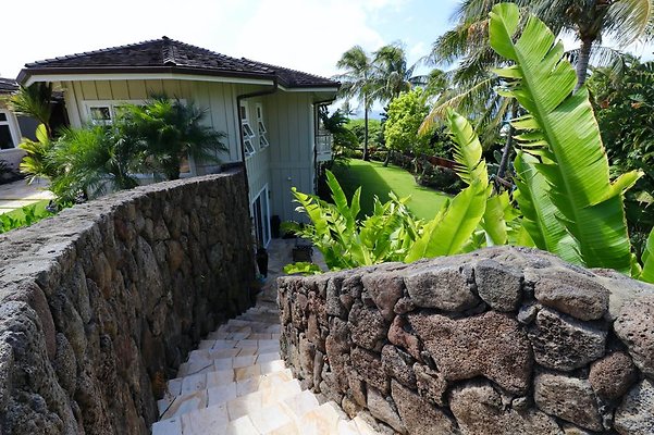 th 70 Poipu Dr   105