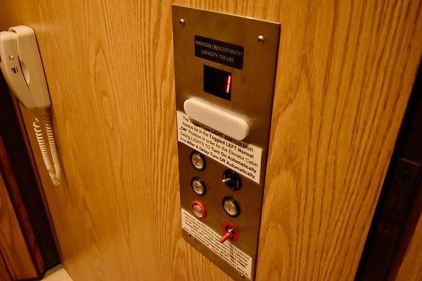 th Vacek Residence   181-L