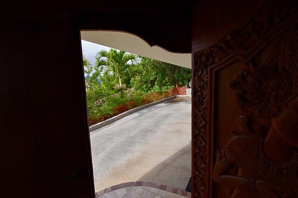 th Vacek Residence   192-L