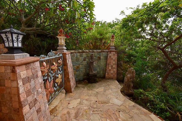 th Vacek Residence   150-L