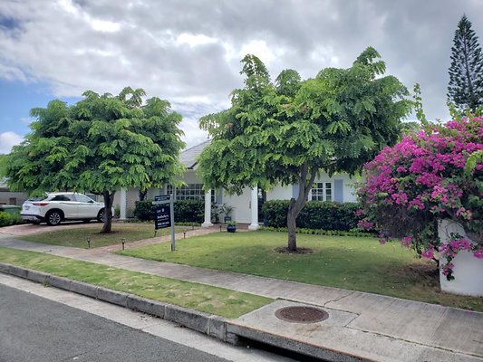 Updated 335 Wailupe Circle Agent-Amanda McCann (808) 780-4771