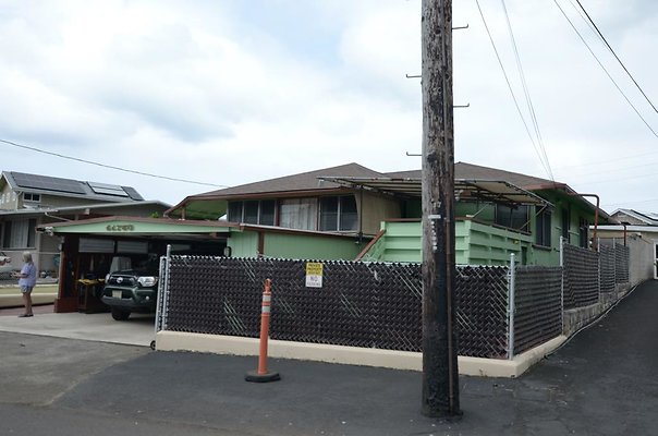 Waimanalo 41-750 Mekia St. Marylyn Abejon 808.259.9798