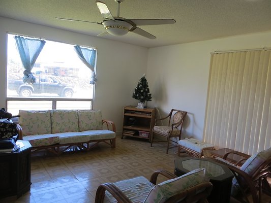 HI50 S5 Waimanalo 41-614 Bell st1 IMG 2127