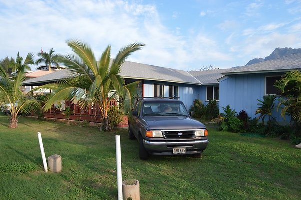 Waimanalo 41-913 Kalanianaole Hwy (at Hilu) - Kyle