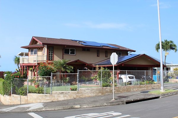 Waimanalo 41-323 Manawaiola St Yolanda 808.223-1063