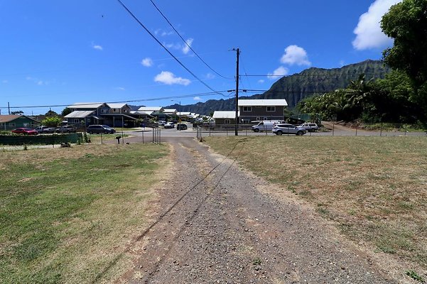 Waimanalo 41-551 Kumuhau St Manny Hernandez 808.384-6715