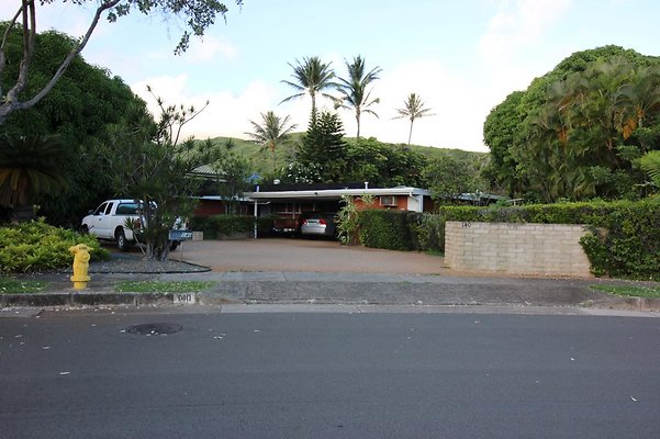 Aina Haina 140 Niuiki Circle John Rigney 808.377.5606