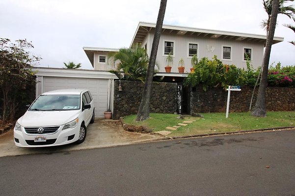 Black Point 4062 Black Point Road A.J. 808.225.7082