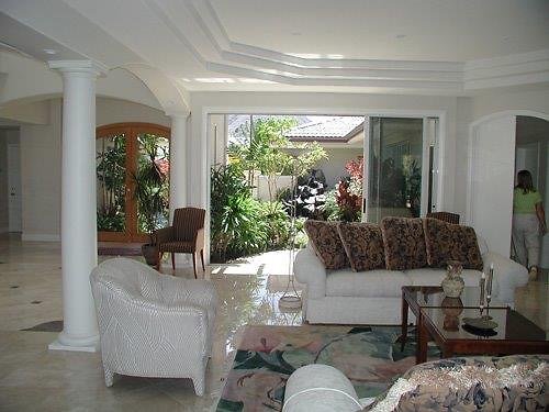 HI50 S5 MK PORTLOCK Crystal09 Living Room