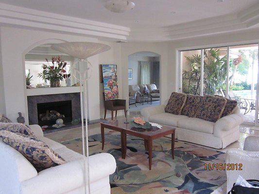 HI50 S5 MK PORTLOCK Crystal08 Living Room