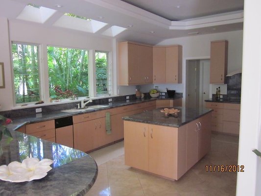 HI50 S5 MK PORTLOCK Crystal10 Kitchen