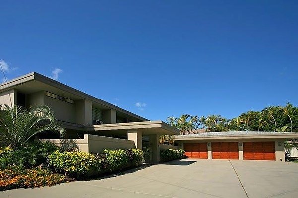 HI50 S5 front of house