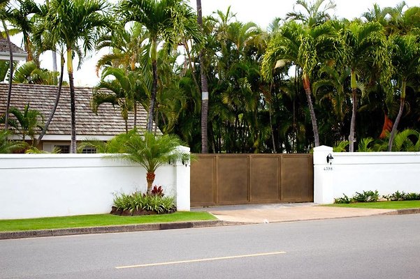 4398 Kahala Ave - Ralph Carungi (602) 680-0200