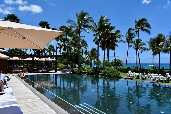 th Four Seasons Pools • 1299