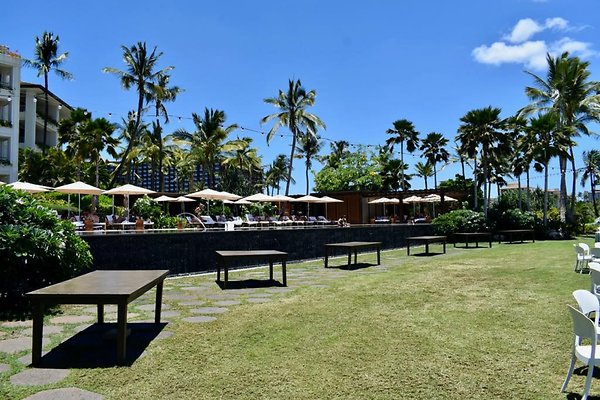 th Four Seasons Pools • 1289